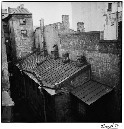 Вид во двор. 1975