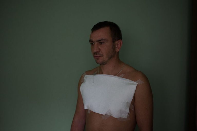 Обложка выставки «598 украденных дней»
