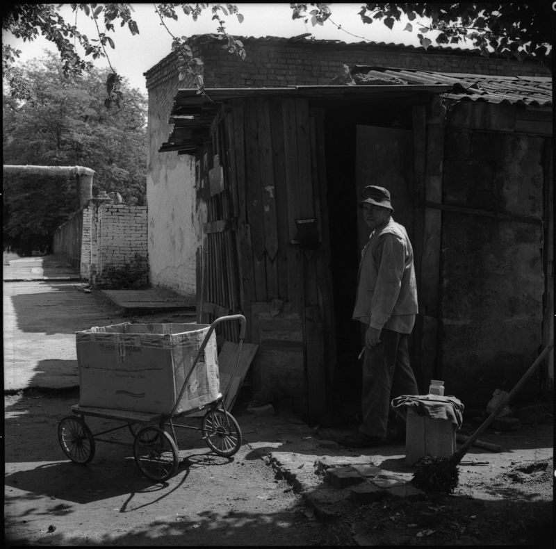 Дворник. Краснодар. 2005