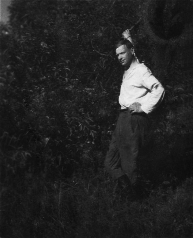 Дядя Миша. 1941–45. Бумага, черно-белая фотопечать. 30 х 20 см