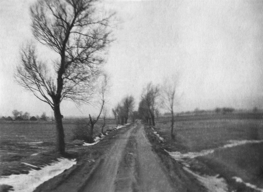 Прифронтовые дороги. 1941–45. Бумага, черно-белая фотопечать. 20 х 30 см