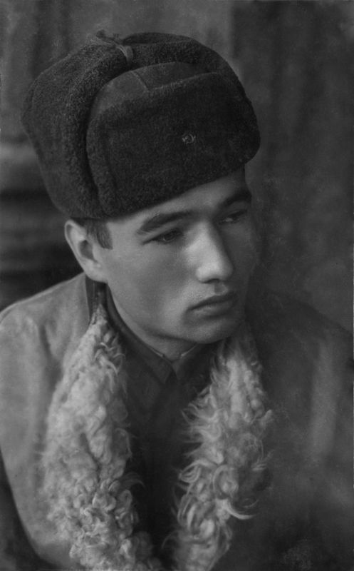 Леша Кузнецов. 1943. Бумага, черно-белая фотопечать. 30 х 20 см